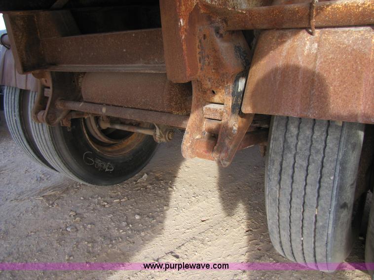 image for item 3533 1981 Tradeway 150 barrel vacuum trailer