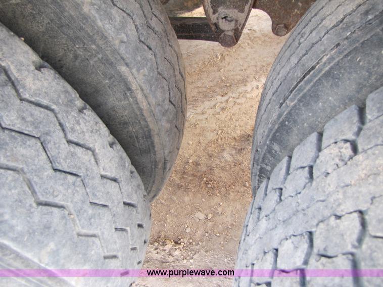 image for item 3534 1981 M.d. 150 barrel vacuum trailer