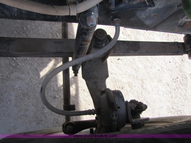 image for item 3537 1991 Mack CH613 semi truck