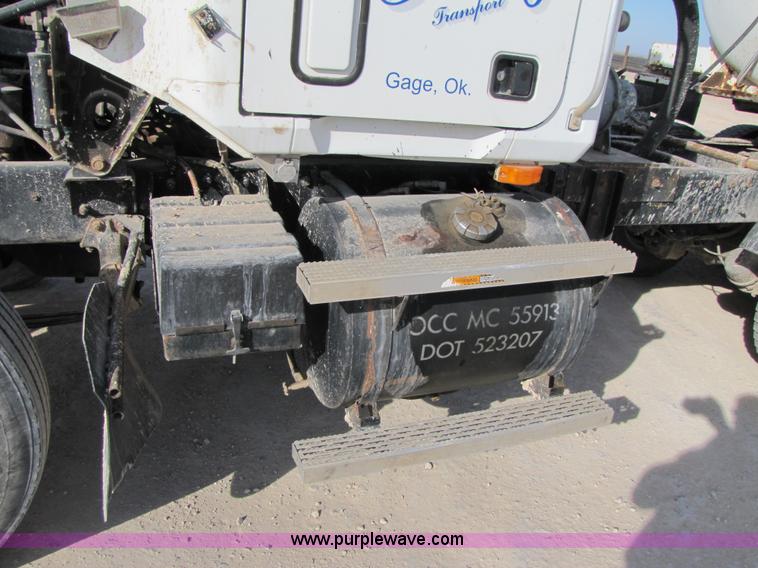 image for item 3537 1991 Mack CH613 semi truck