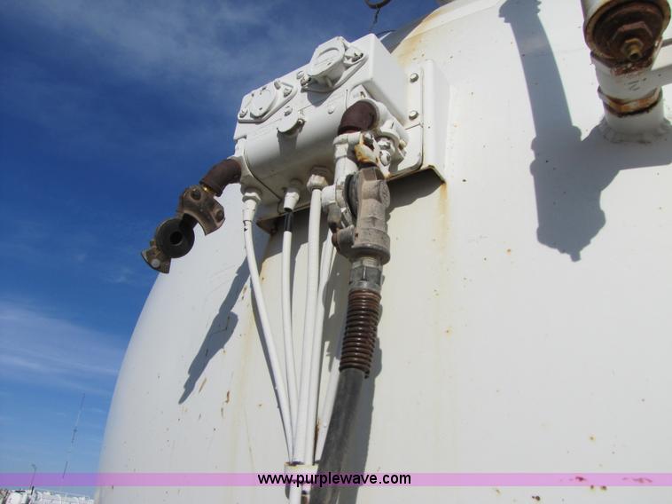 image for item 3537 1991 Mack CH613 semi truck