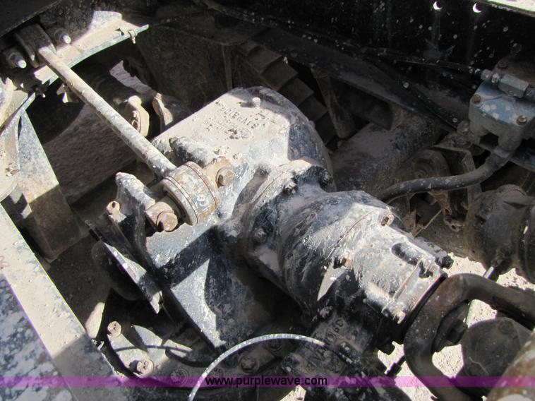 image for item 3537 1991 Mack CH613 semi truck