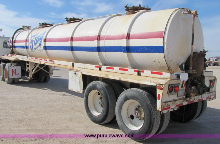 image for item 3538 1996 Shopbuilt 150 barrel vacuum trailer