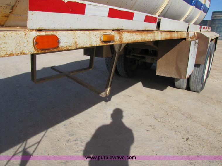 image for item 3538 1996 Shopbuilt 150 barrel vacuum trailer