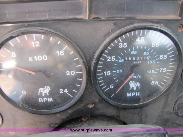 image for item 3539 1991 Mack CH613 semi truck