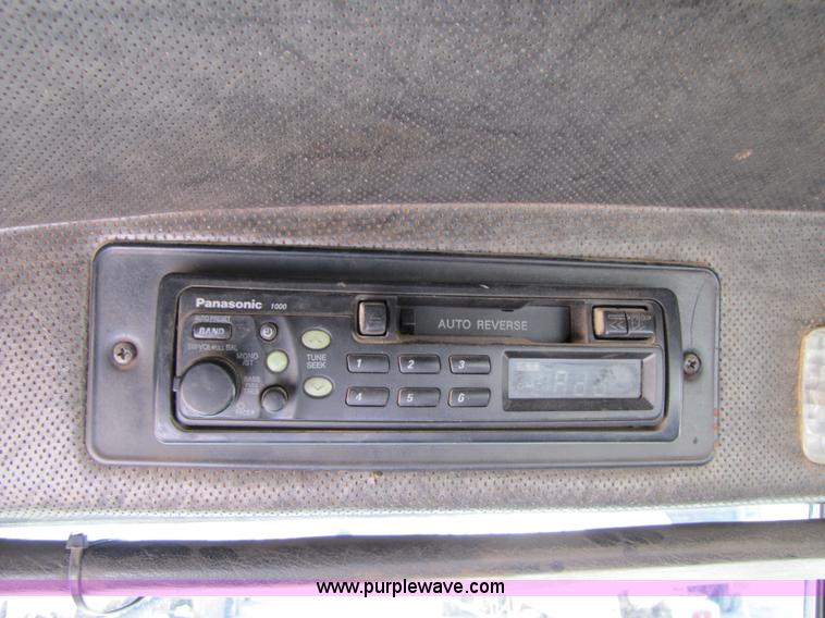 image for item 3539 1991 Mack CH613 semi truck