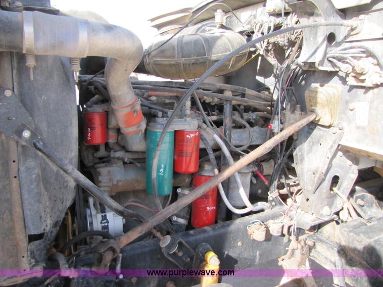 image for item 3539 1991 Mack CH613 semi truck