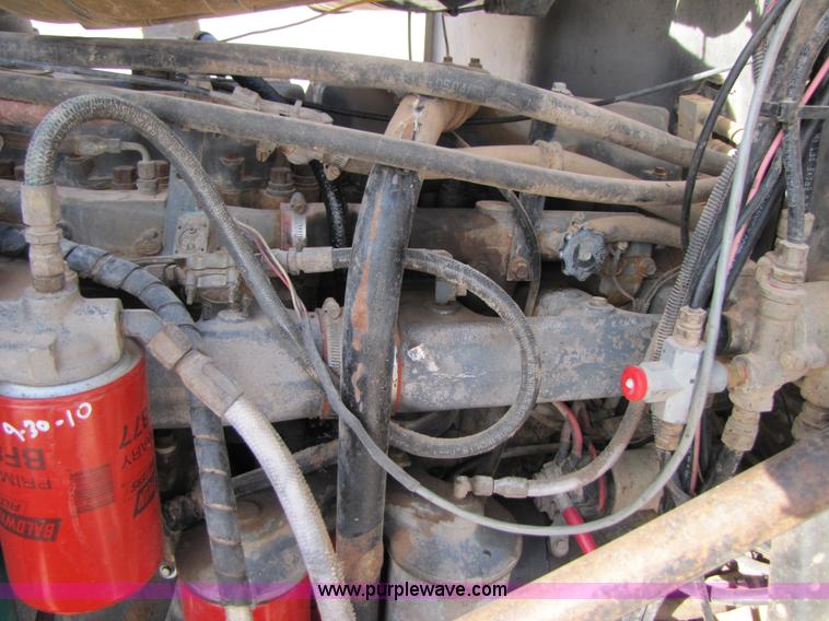 image for item 3539 1991 Mack CH613 semi truck