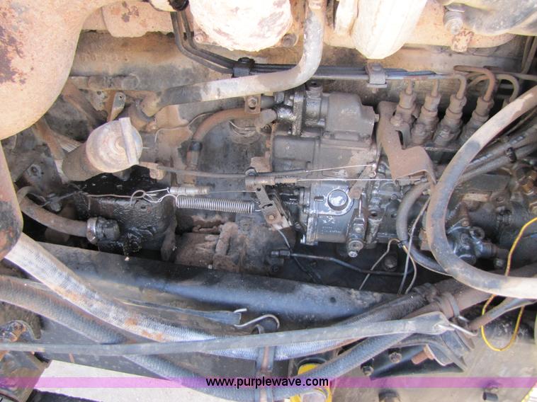 image for item 3539 1991 Mack CH613 semi truck