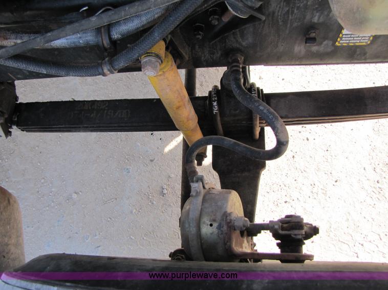 image for item 3539 1991 Mack CH613 semi truck