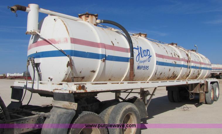 image for item 3540 1981 Tradeway 150 barrel vacuum trailer