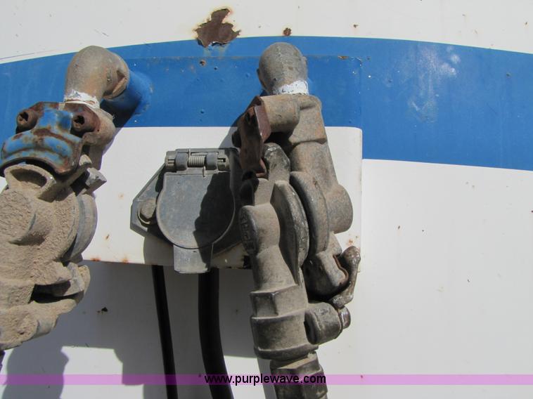 image for item 3540 1981 Tradeway 150 barrel vacuum trailer