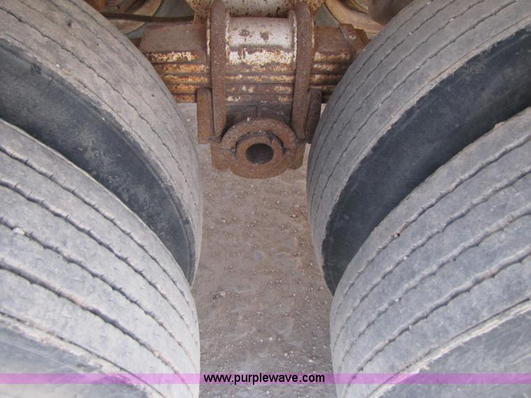 image for item 3540 1981 Tradeway 150 barrel vacuum trailer