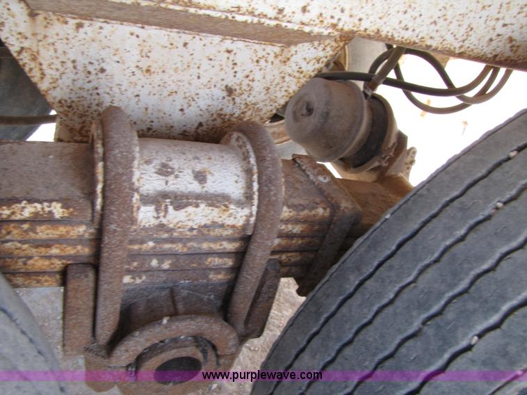 image for item 3540 1981 Tradeway 150 barrel vacuum trailer