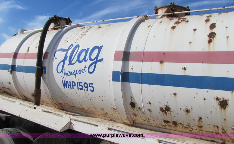 image for item 3540 1981 Tradeway 150 barrel vacuum trailer