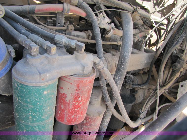 image for item 3541 1991 Mack CH613 semi truck