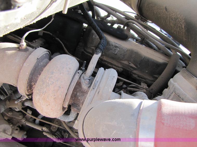 image for item 3541 1991 Mack CH613 semi truck