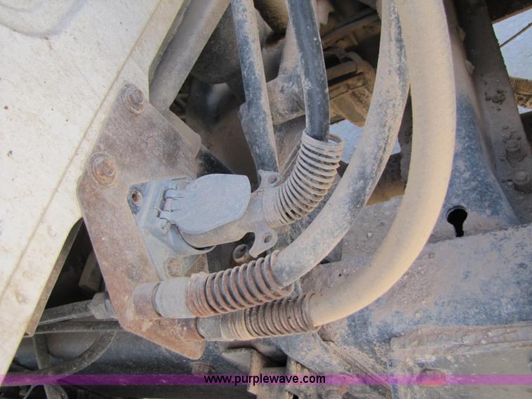 image for item 3541 1991 Mack CH613 semi truck