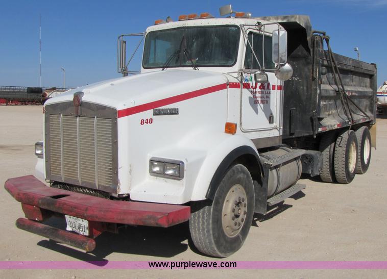 image for item 3542 1996 Kenworth T800 dump truck