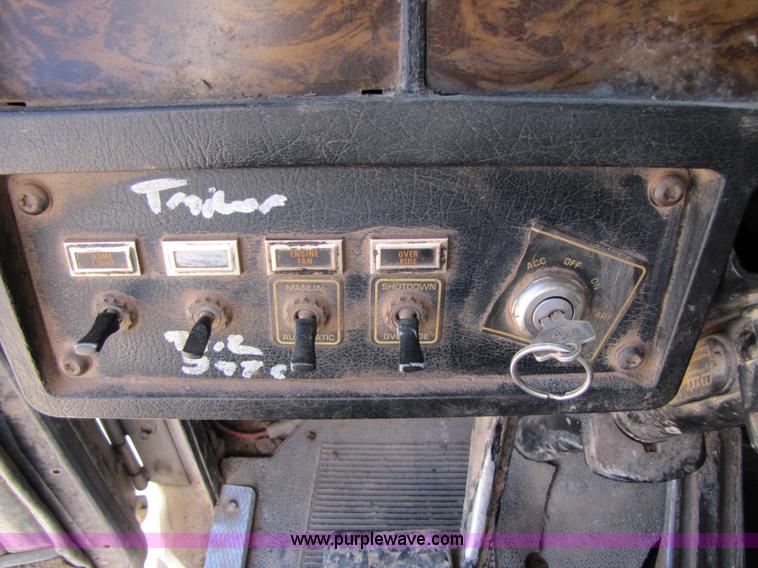 image for item 3542 1996 Kenworth T800 dump truck