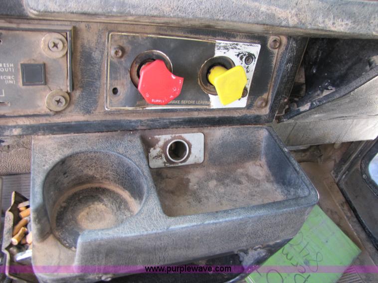 image for item 3542 1996 Kenworth T800 dump truck