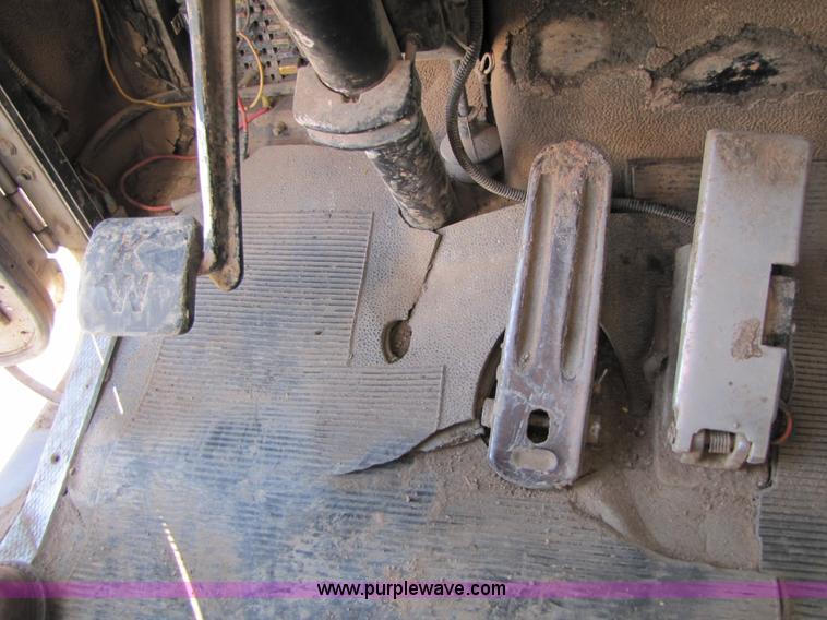 image for item 3542 1996 Kenworth T800 dump truck