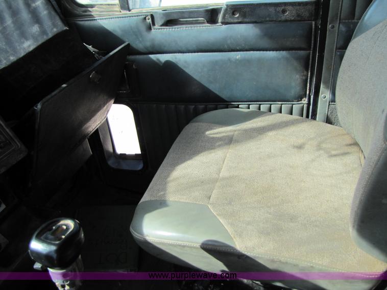 image for item 3542 1996 Kenworth T800 dump truck