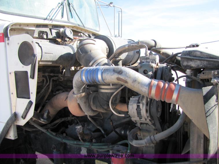 image for item 3542 1996 Kenworth T800 dump truck