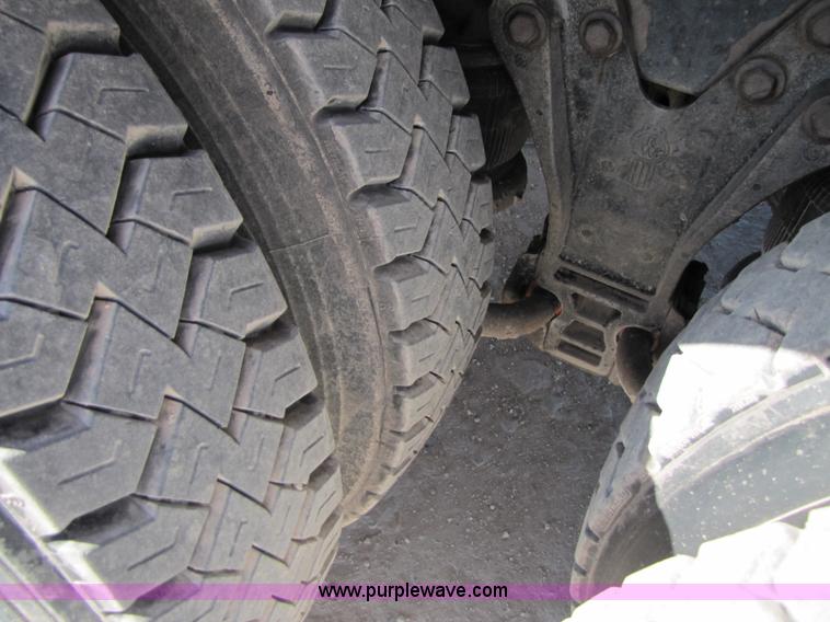 image for item 3542 1996 Kenworth T800 dump truck