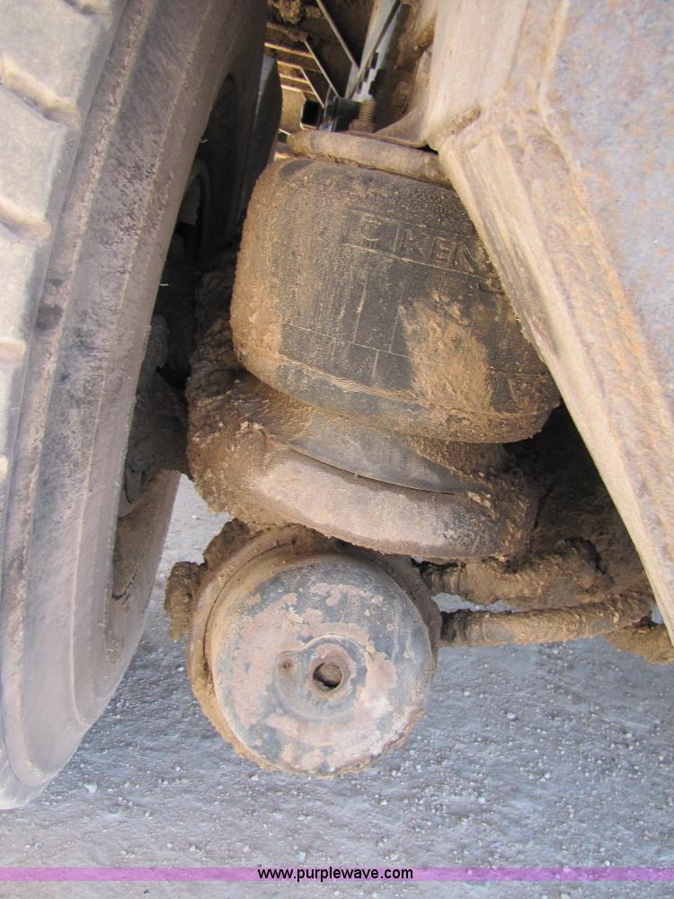 image for item 3542 1996 Kenworth T800 dump truck