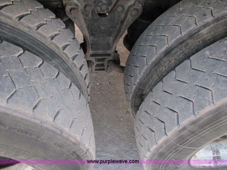 image for item 3542 1996 Kenworth T800 dump truck