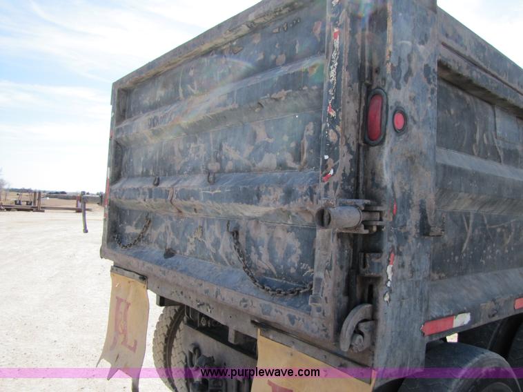 image for item 3542 1996 Kenworth T800 dump truck