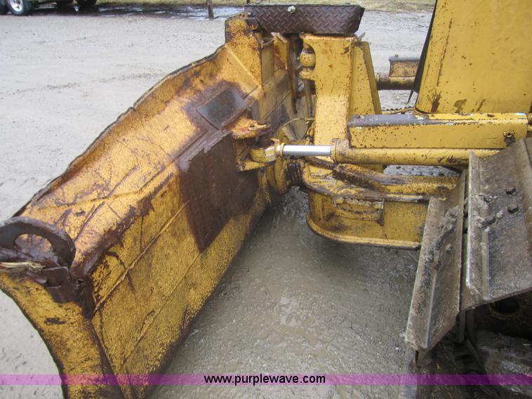 image for item 3696 2003 Caterpillar D3G LGP dozer