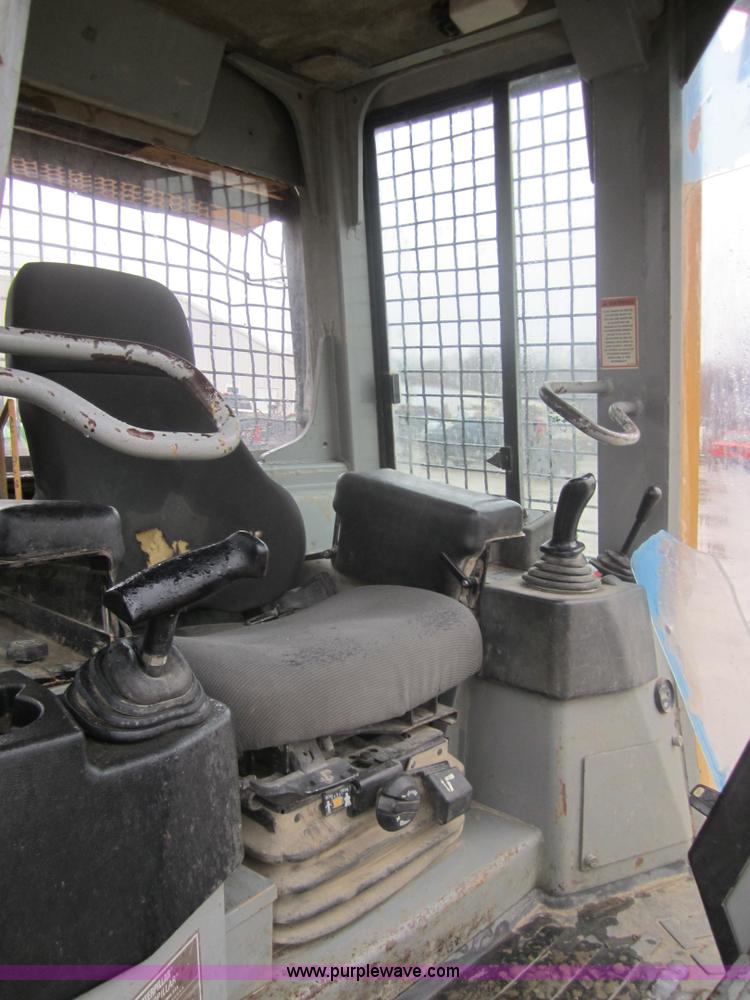 image for item 3696 2003 Caterpillar D3G LGP dozer