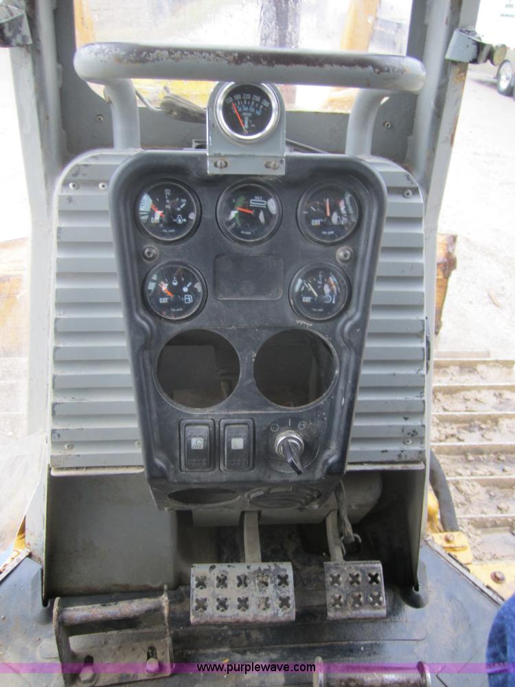image for item 3696 2003 Caterpillar D3G LGP dozer