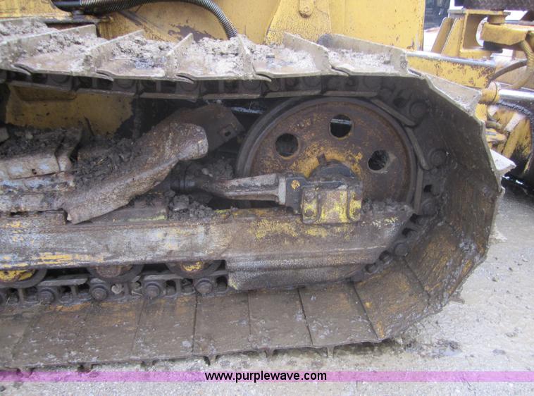 image for item 3696 2003 Caterpillar D3G LGP dozer