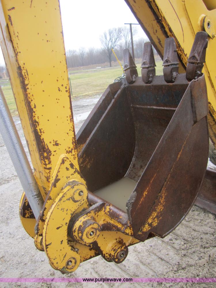 image for item 3697 Vermeer V-8100 trencher