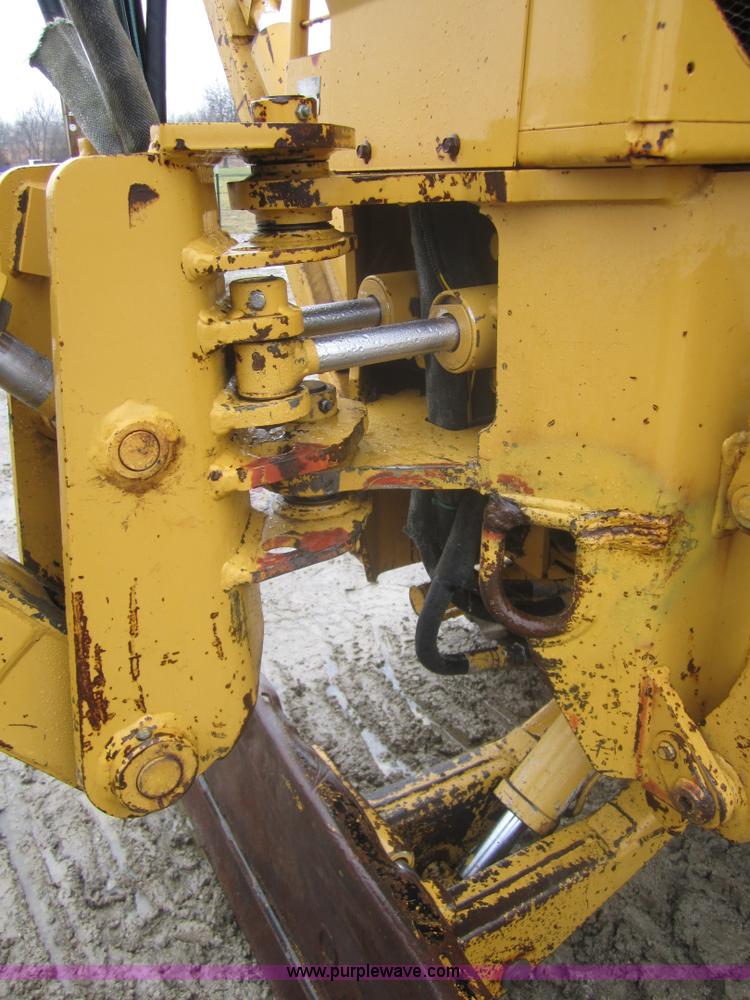 image for item 3697 Vermeer V-8100 trencher