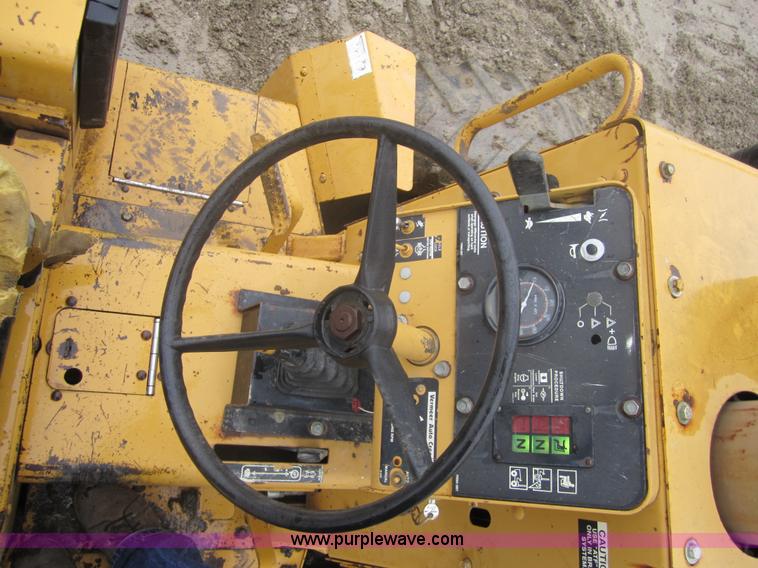 image for item 3697 Vermeer V-8100 trencher