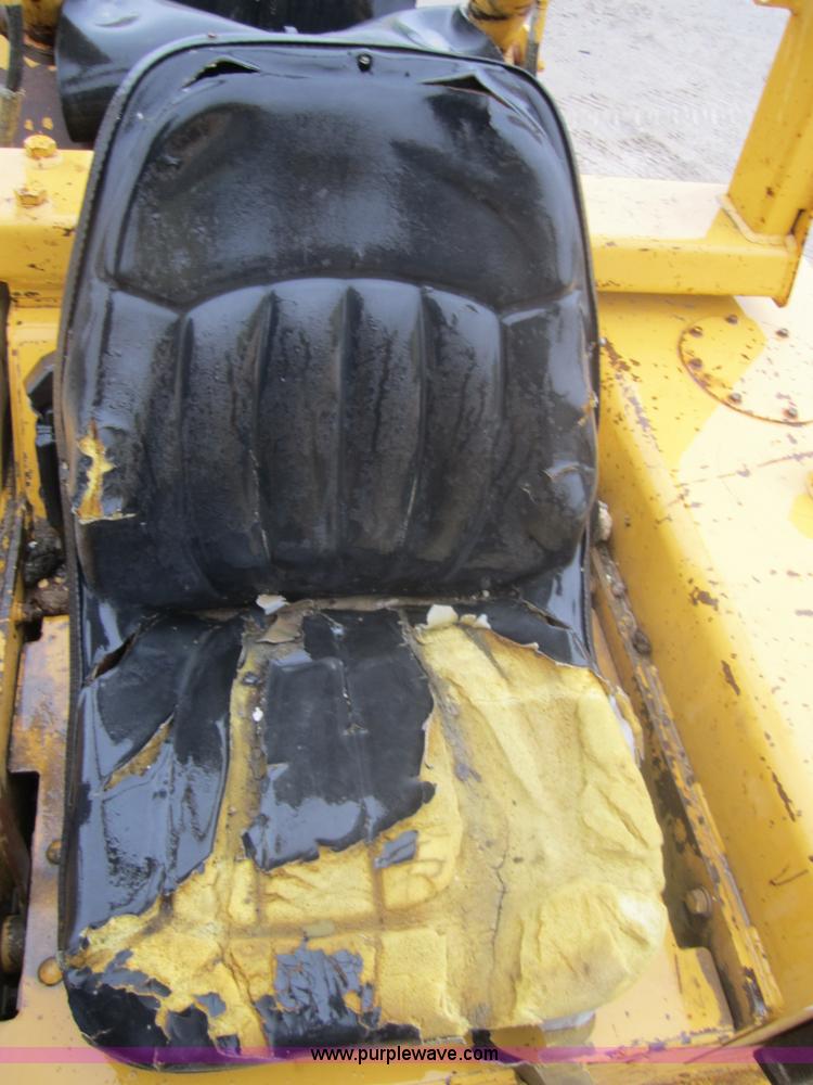 image for item 3697 Vermeer V-8100 trencher