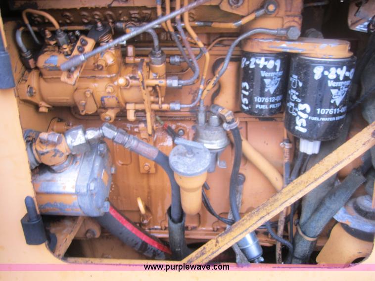 image for item 3697 Vermeer V-8100 trencher