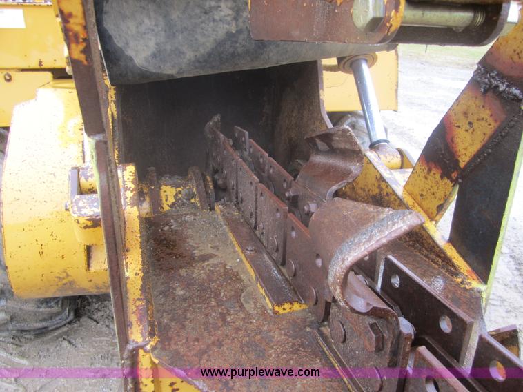 image for item 3697 Vermeer V-8100 trencher