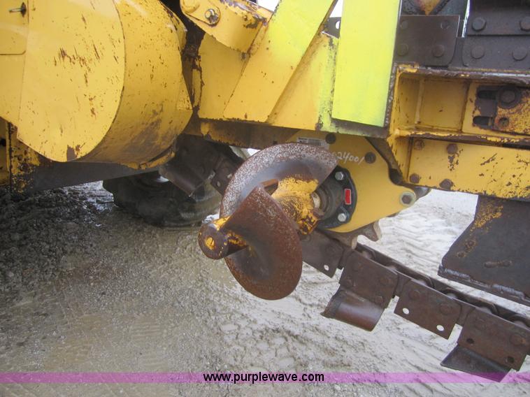 image for item 3697 Vermeer V-8100 trencher