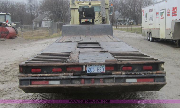 image for item 3700 1986 Trail-Eze 40' equipment trailer