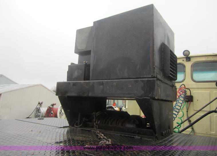 image for item 3700 1986 Trail-Eze 40' equipment trailer