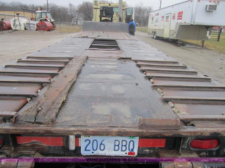 image for item 3700 1986 Trail-Eze 40' equipment trailer