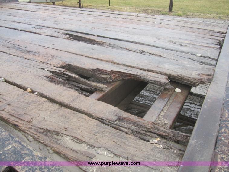 image for item 3700 1986 Trail-Eze 40' equipment trailer