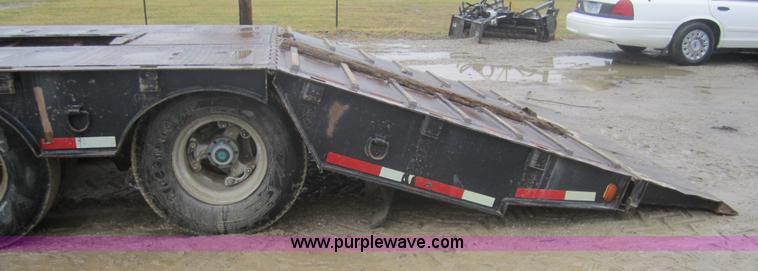 image for item 3700 1986 Trail-Eze 40' equipment trailer