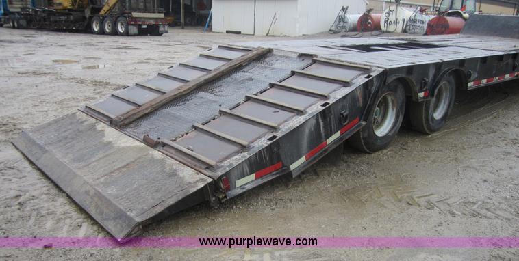 image for item 3700 1986 Trail-Eze 40' equipment trailer