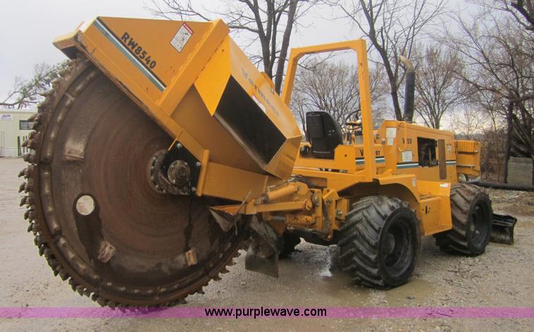 image for item 3717 2005 Vermeer V120 rock saw